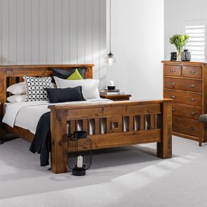 Amado Style 4-Piece Solid Pine Wood Bedroom Suite